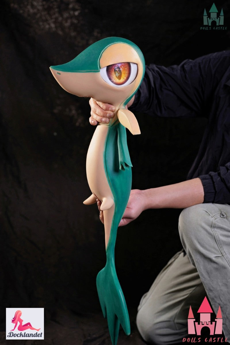 Pokemon sex doll Snivy from the brand Dolls Castle. An 80 cm long cosplay doll inspired by the popular Pokemon Snivy. 