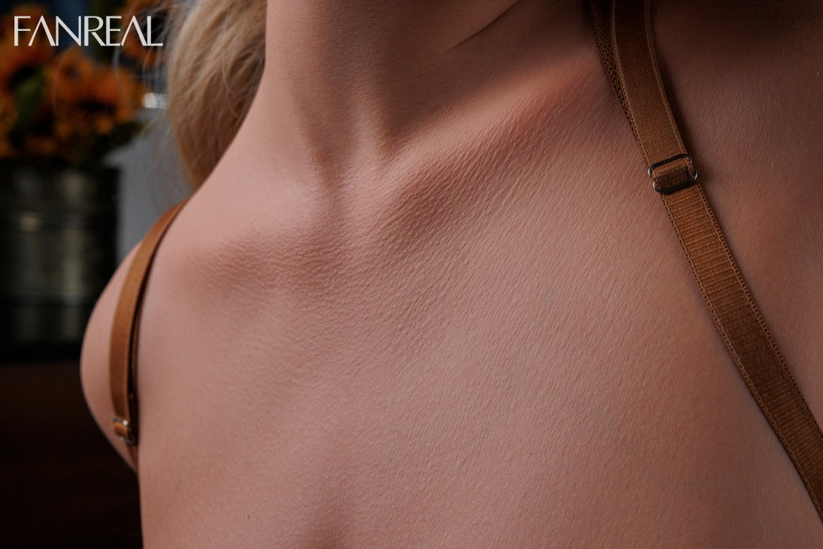 Lila Κούκλα σεξ κορμού (FanReal Doll φλιτζάνι 111 cm F RST σιλικόνη)