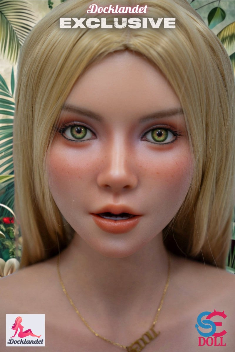 Kemeny.C är en exklusiv torso-sexdocka utrustad med real skin texture (RST), viktreduktion samt huvud med rörlig käke och verklig mun (ROS). En 114 cm lång silikon-docka med naturligt formad kropp och stora bröst (storlek F-kupa).&nbsp;

Kemeny torso är framtagen i ett unikt samarbete med SE-Doll och exklusiv för Docklandet