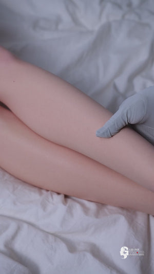 Sex doll Gina Model 21 Deluxe (Gynoid Doll 164cm f-cup silicone)