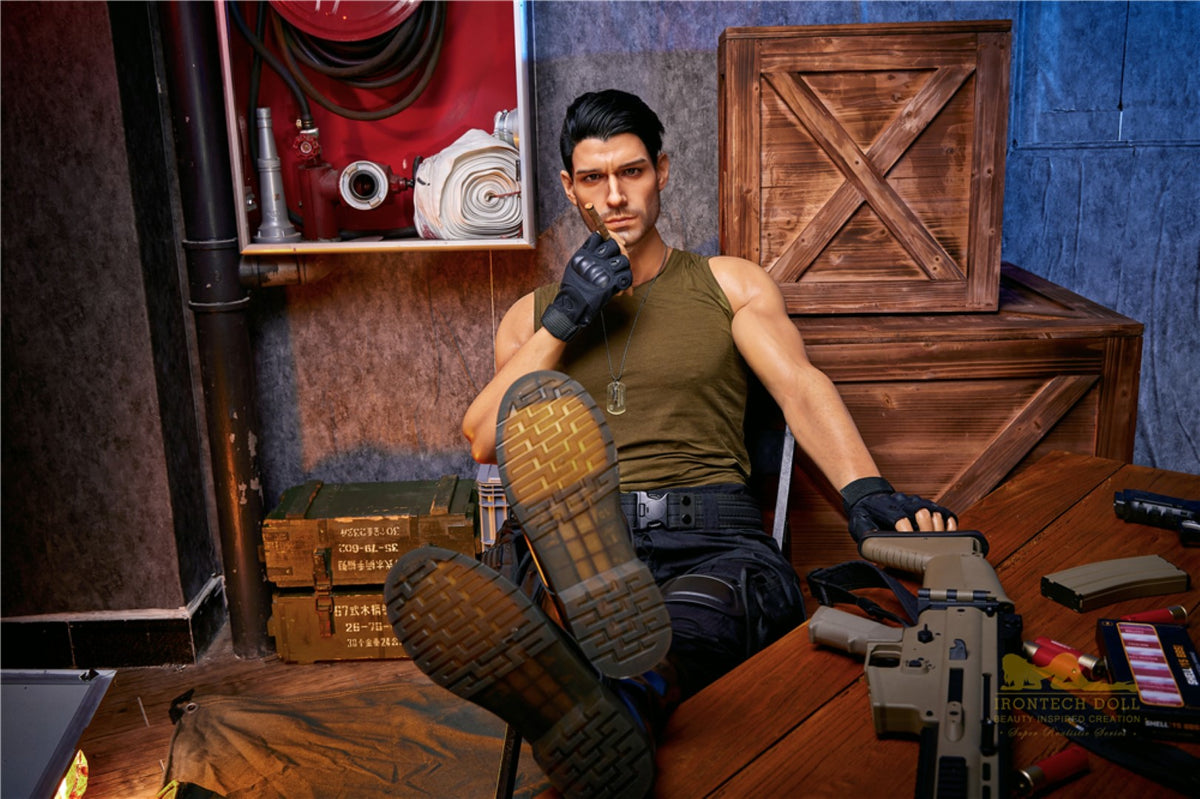 Η αρσενική σεξουαλική κούκλα του Thomas (Irontech Doll 176cm M5 σιλικόνη)